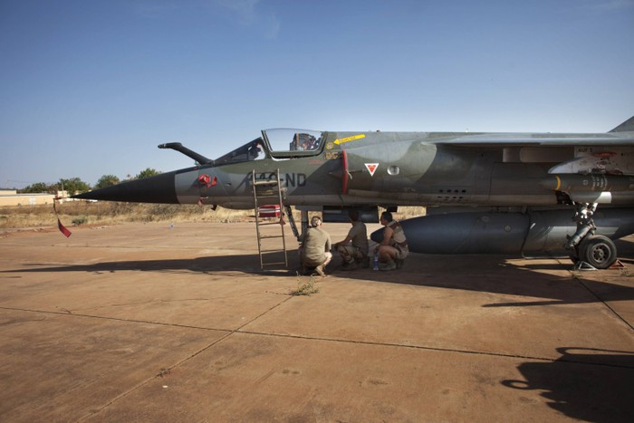 Máy bay chiến đấu Mirage F1 của Pháp tại căn cứ không quân Mali - Bamako (ảnh chụp ngày 14/1/13)